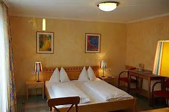 Restaurant Itzlinger Hof Отель 3*